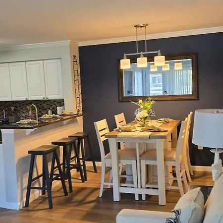 Perfect, Cozy, Modern Beach Condo